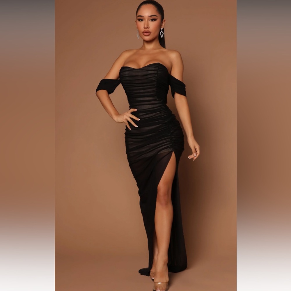 NWT Large Super Sexy Juliette Off Shoulder with slit